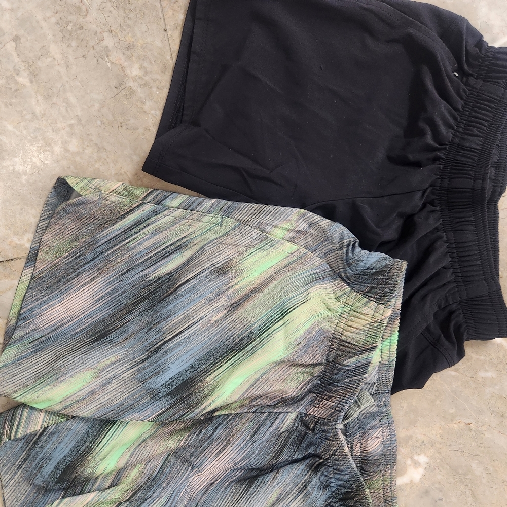 2 boys all in motion xs shorts